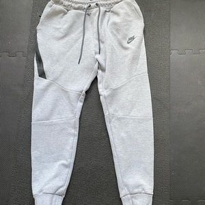 Nike Men’s Jogger size Medium